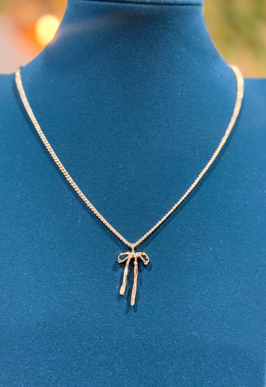 The Little Bow Necklace